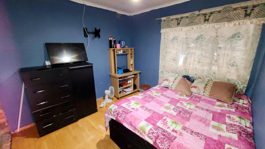 5 Bedroom Property for Sale in Kleinvlei Western Cape